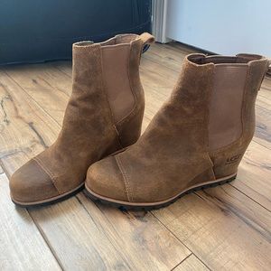 Ugg Pax Waterproof Wedge Bootie Size 9 Color Brown